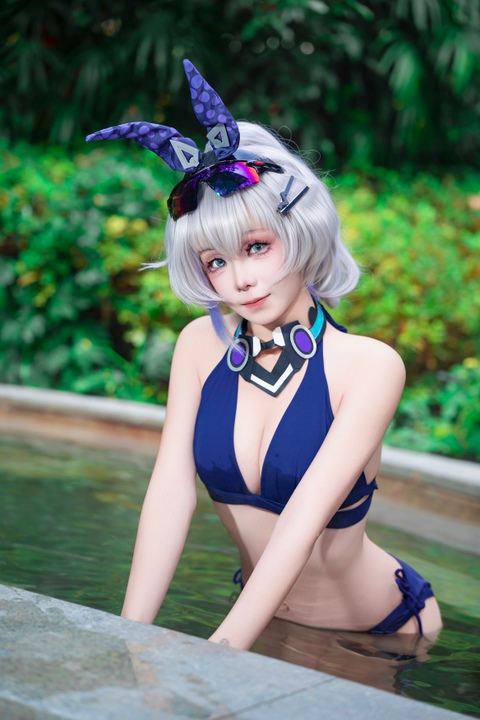 糊糊盟主 - 银狼泳装私设正片.jpg